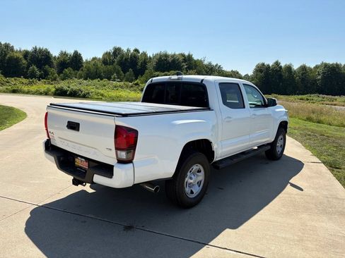 Used 2023 Toyota Tacoma SR AWD/4WD image 9