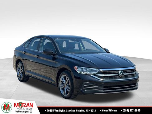 Certified 2023 Volkswagen Jetta SE FWD image 7