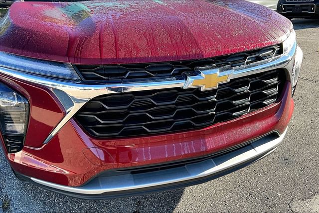Used 2025 Chevrolet Trax LT FWD image 30