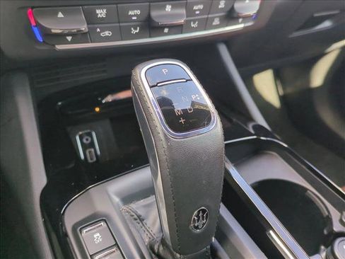 Used 2019 Maserati Levante image 11