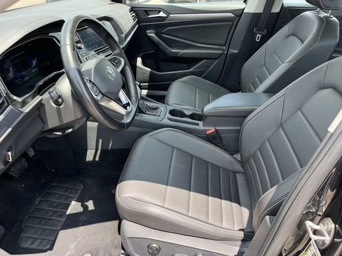 Used 2024 Volkswagen Jetta SE FWD image 22