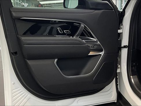 Used 2022 Land Rover Range Rover SE image 42