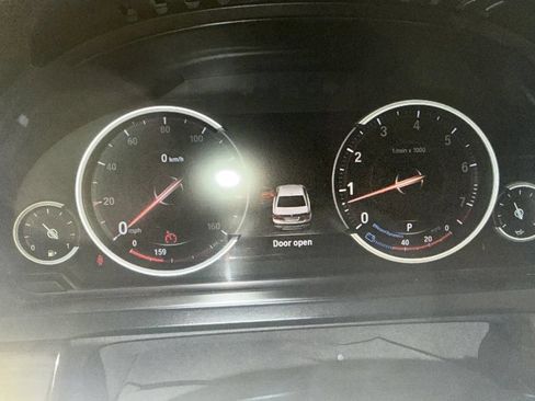 Used 2014 BMW 750Li xDrive AWD/4WD image 36