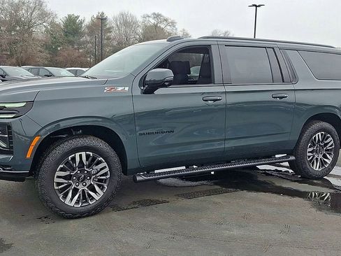 New 2026 Chevrolet Suburban Z71 w/ Z71 Off-Road Package image 7