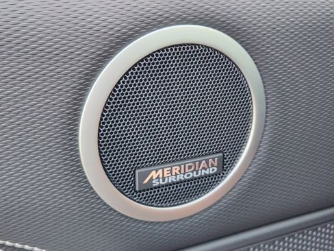 New 2025 Land Rover Discovery Dynamic SE image 23