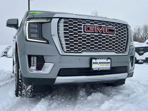 Used 2024 GMC Yukon XL Denali image 9