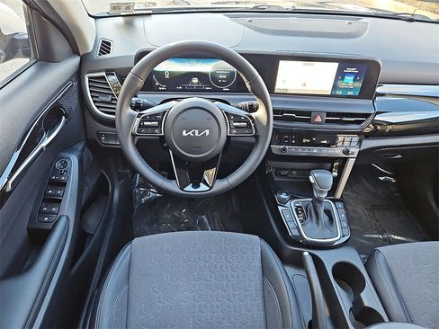 Used 2024 Kia Seltos S image 12