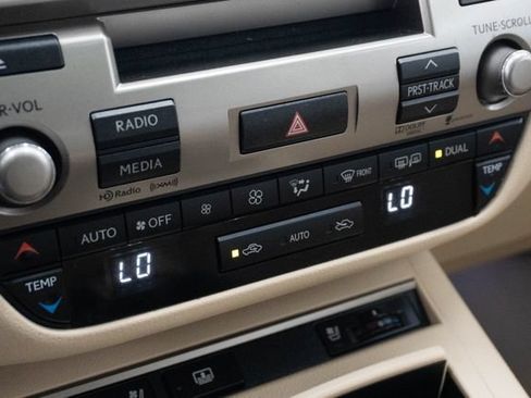 Used 2013 Lexus ES 350 w/ Luxury Pkg FWD image 13