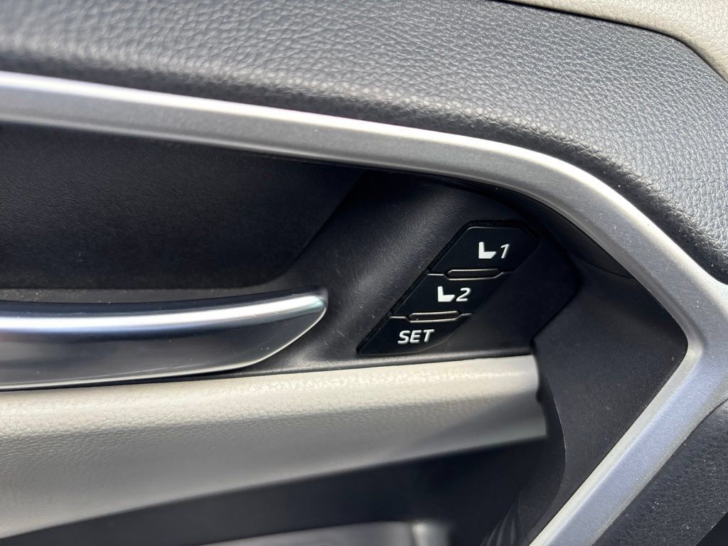 Used 2022 Toyota RAV4 XLE Premium FWD image 19