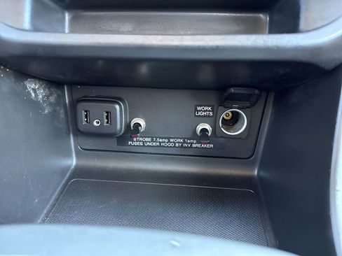 Used 2022 Chevrolet Colorado LT w/ Fleet Safety Package RWD image 19