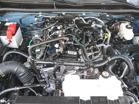 Used 2025 Toyota 4Runner SR5 AWD/4WD image 9
