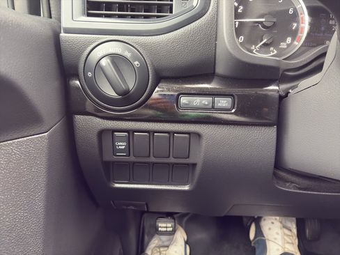 Used 2024 Nissan Titan SV w/ Accessory Utility Package image 21