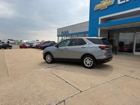 Used 2024 Chevrolet Equinox LT FWD image 3