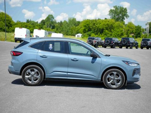 Used 2023 Ford Escape ST-Line w/ Tech Pack #1 AWD/4WD image 4