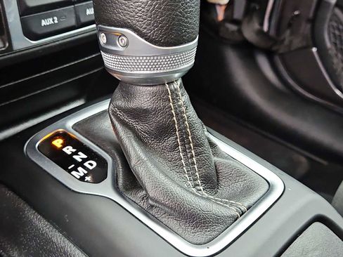 Used 2020 Jeep Wrangler Unlimited Sahara AWD/4WD image 21