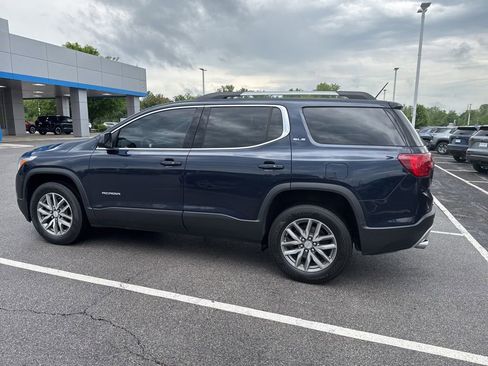 Used 2017 GMC Acadia SLE AWD/4WD image 9