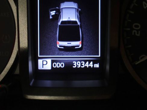 Used 2023 Toyota Tacoma TRD Sport w/ Technology Package image 38