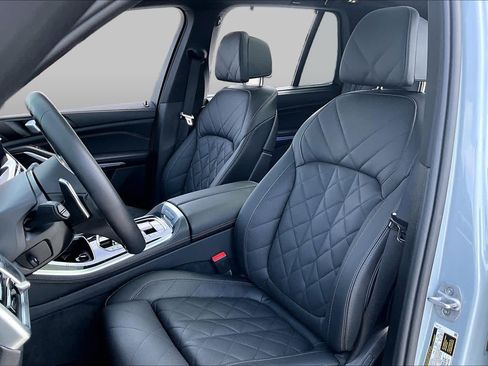 Used 2025 BMW X5 sDrive40i w/ Executive Package RWD image 7
