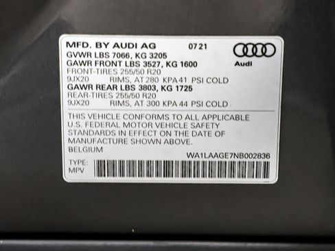 Used 2022 Audi e-tron Premium Plus w/ Premium Plus Package image 25