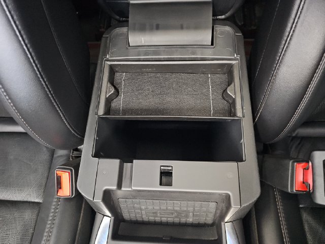 Used 2023 Ford Explorer Platinum w/ Technology Package AWD/4WD image 25