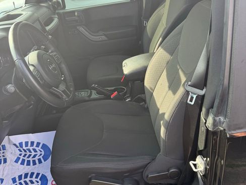 Used 2018 Jeep Wrangler Sport AWD/4WD image 4