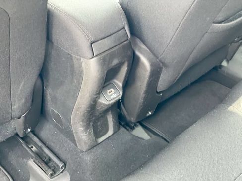 Used 2020 Jeep Renegade Latitude FWD image 12