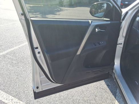 Used 2015 Toyota RAV4 XLE w/ Preferred Accessory Package FWD image 21
