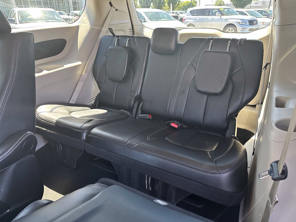 Used 2024 Chrysler Pacifica Limited FWD image 28