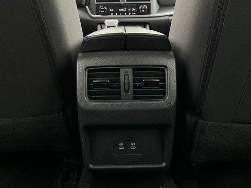 Used 2025 Nissan Rogue SV image 13