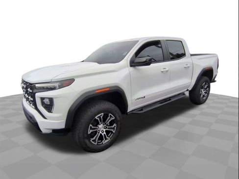 Certified 2025 GMC Canyon AT4 w/ AT4 Premium Package image 4