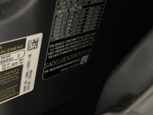 Used 2023 Jaguar F-PACE S image 38