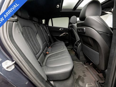 Used 2022 BMW X6 xDrive40i w/ M Sport Package AWD/4WD image 16