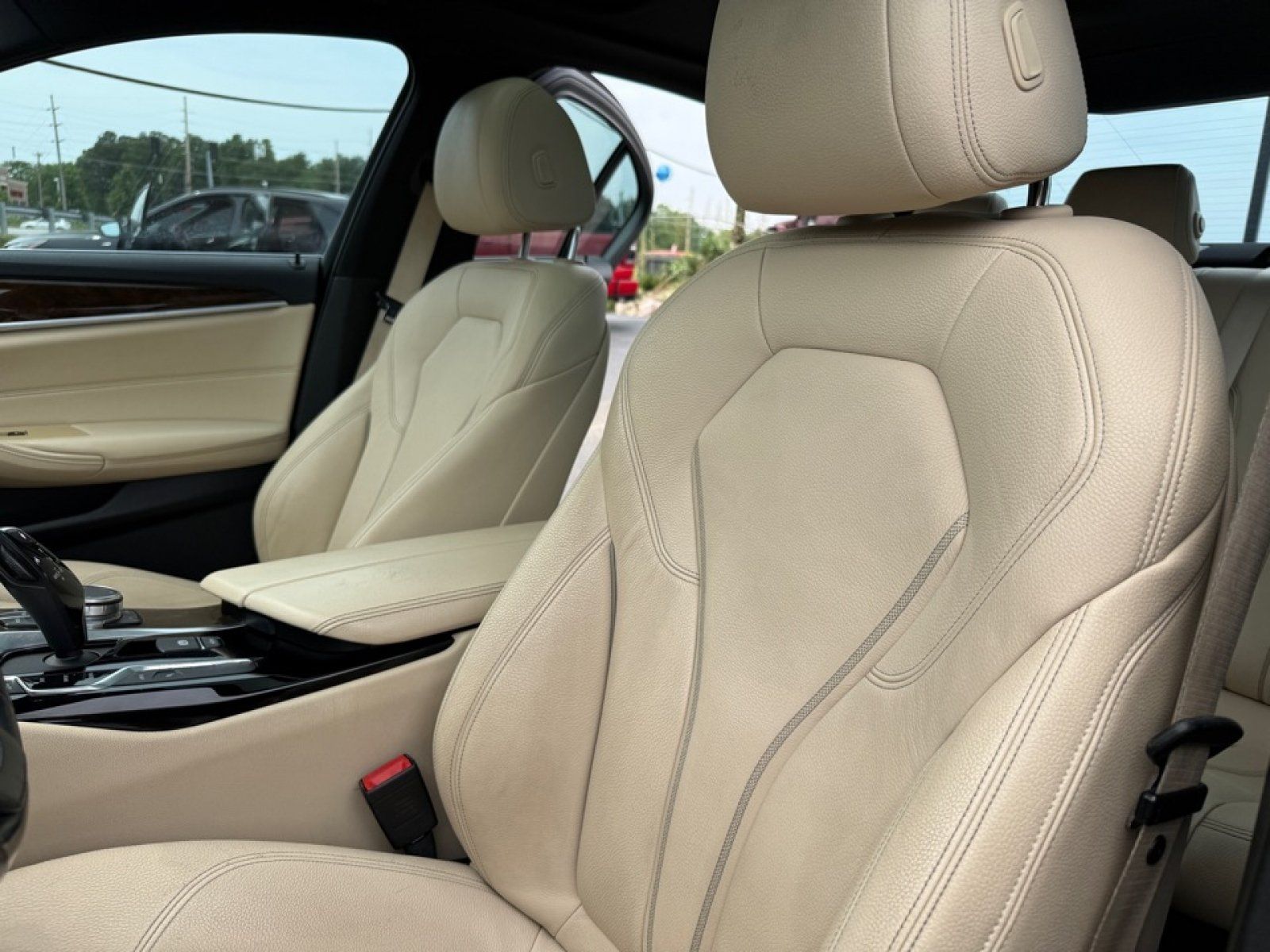 Used 2019 BMW 530e xDrive w/ Convenience Package AWD/4WD image 28