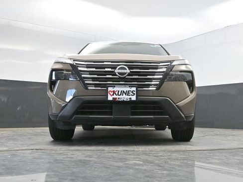 Used 2025 Nissan Rogue SV AWD/4WD image 49