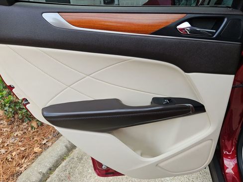 Used 2016 Lincoln MKC Reserve w/ Lincoln MKC Climate Package image 41