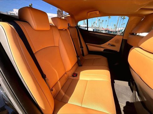 Used 2024 Lexus ES 300h w/ Premium Package image 21