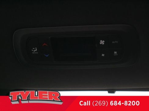 New 2026 Chrysler Pacifica Select AWD/4WD image 42