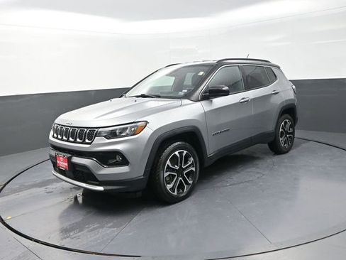 Used 2024 Jeep Compass Limited AWD/4WD image 3