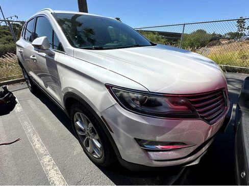 Used 2016 Lincoln MKC Select w/ Select Plus Package image 2