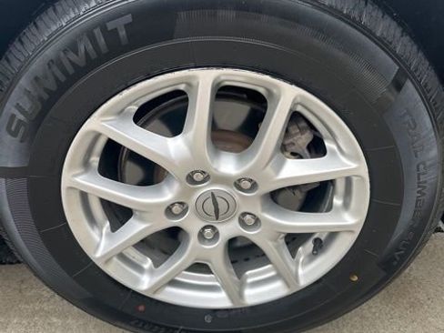 Used 2022 Chrysler Pacifica Touring-L image 10