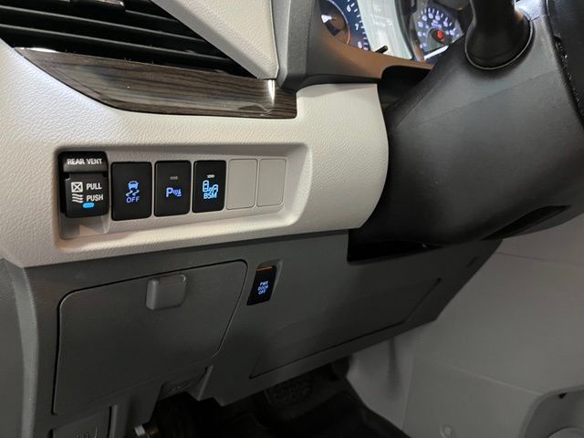 Certified 2017 Toyota Sienna XLE w/ XLE Navigation Package FWD image 18
