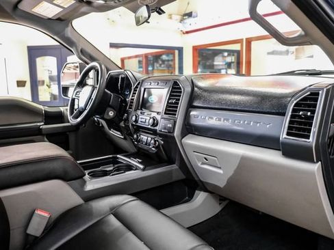 Used 2017 Ford F250 XLT w/ XLT Value Package image 13