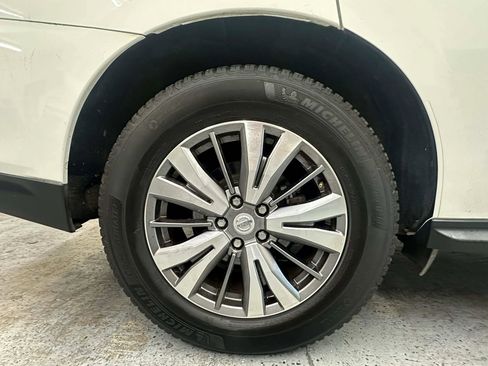 Used 2020 Nissan Pathfinder SV image 59