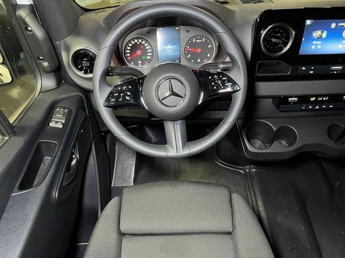 Used 2025 Mercedes-Benz Sprinter 2500 image 30