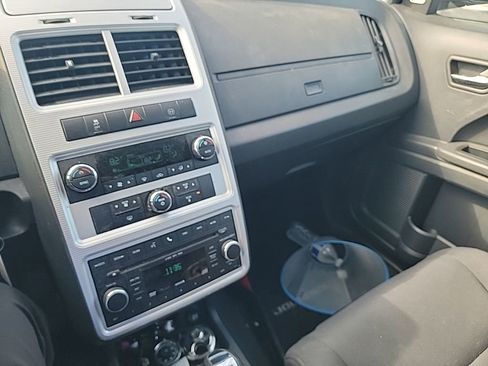 Used 2010 Dodge Journey SXT w/ Flexible Seating Group image 17