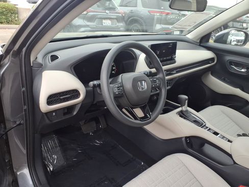 Used 2025 Honda HR-V LX image 15