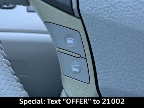 Used 2012 Toyota Avalon Limited image 27