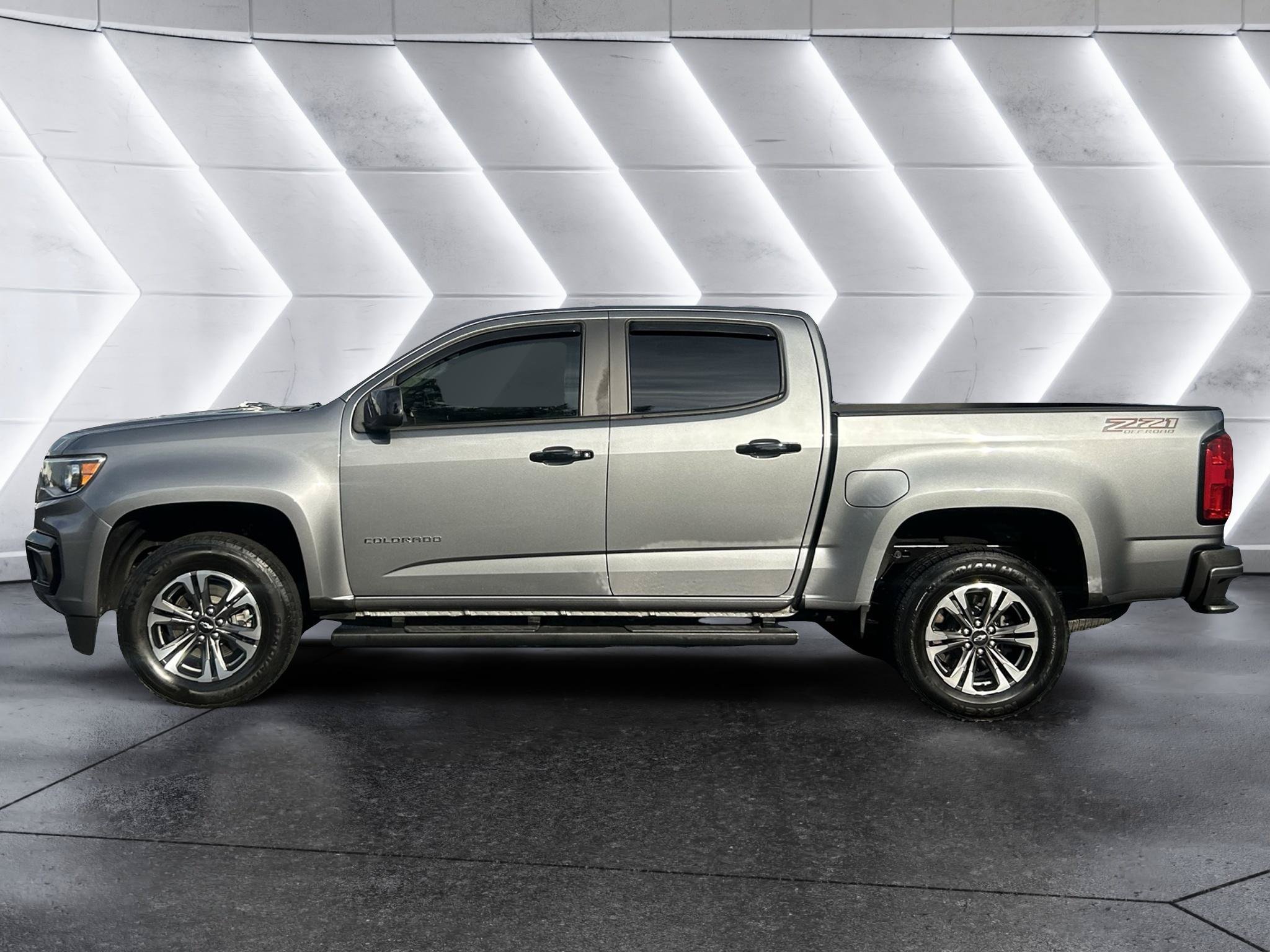 Used 2021 Chevrolet Colorado Z71 AWD/4WD image 4