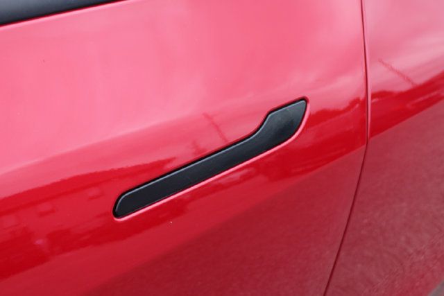 Used 2021 Tesla Model Y Long Range AWD/4WD image 9