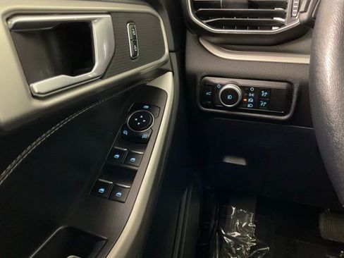 Used 2023 Ford Explorer XLT w/ Equipment Group 202A image 19